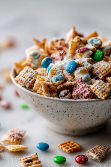 Reindeer Chow recept - lahodné sladké a slané občerstvení pro zimní večery, ideální pro rodinné setkání.