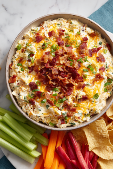 Copycat Game Day Spread – chutný dip pro fotbalový víkend, recept na lahodné sdílení s přáteli.